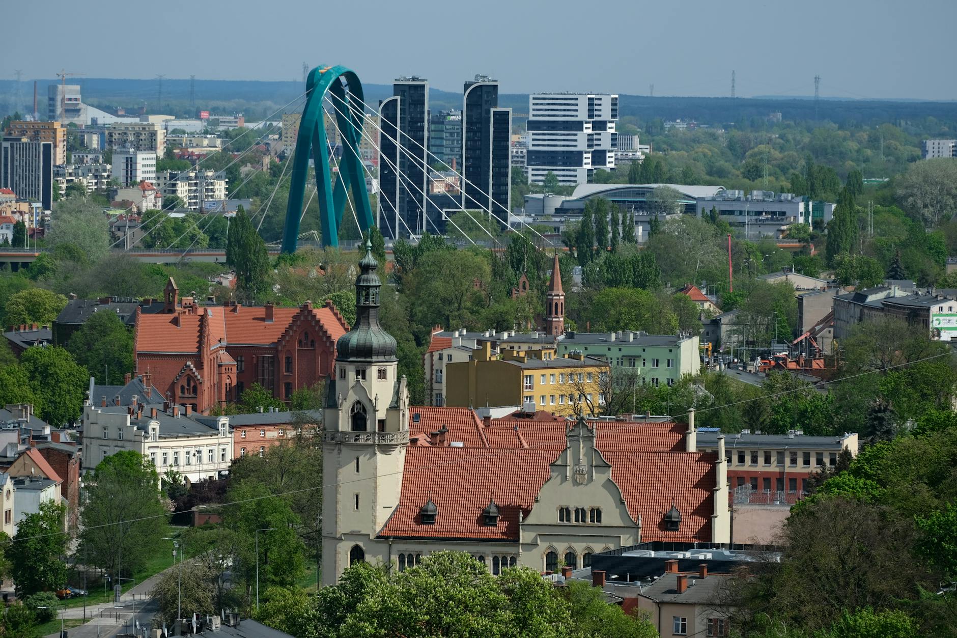 Radom: uszkodzenia na ul. Wolanowskiej i apel o pomoc dla zabytków Bernardynów