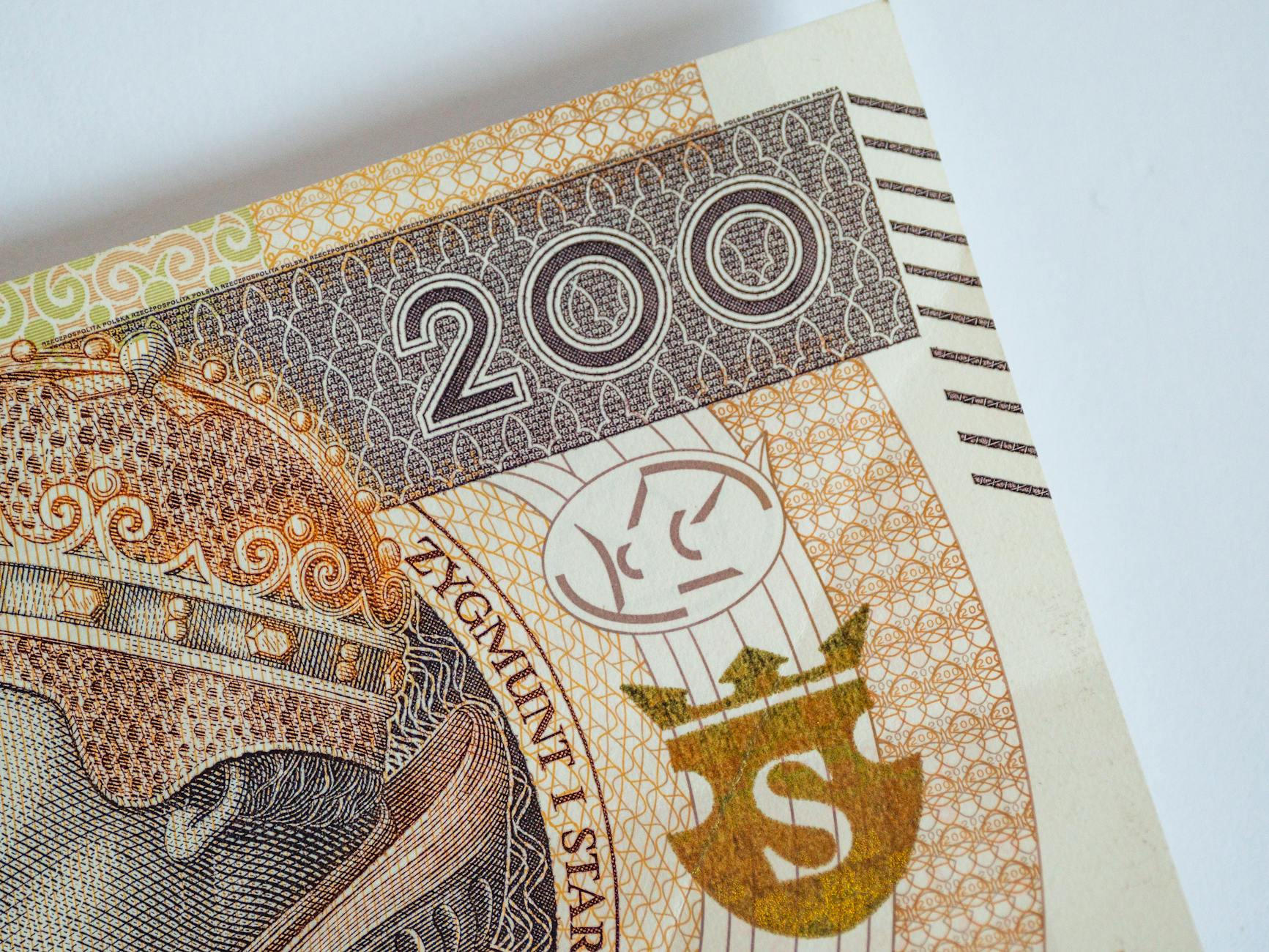 Radom: Piłkarska dominacja i policyjna akcja – co dzieje się w mieście?